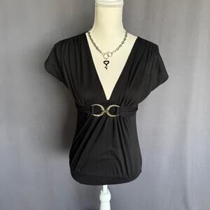 Black buckley v neck top